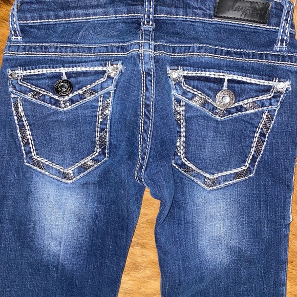 Buckle Daytrip Leo Bootcut Jeans Dark Wash - Picture 5 of 12